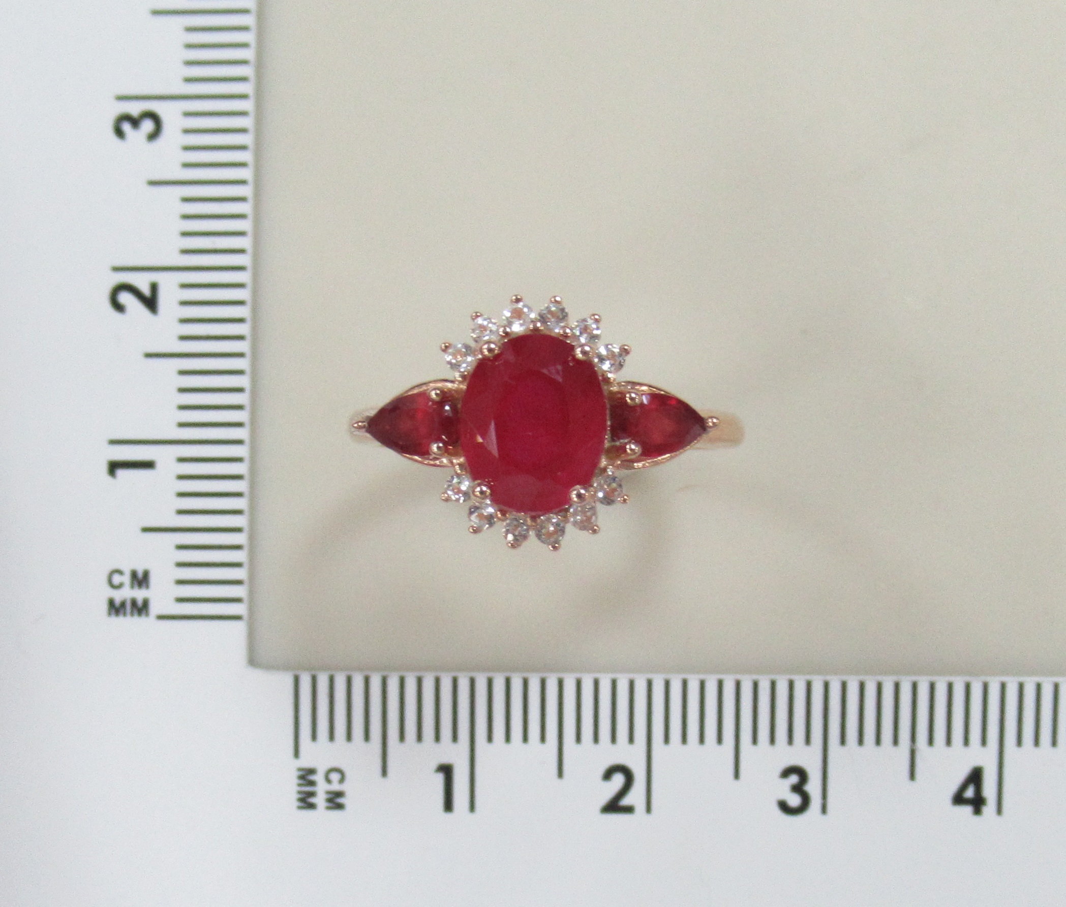 Серебряное кольцо с рубинами